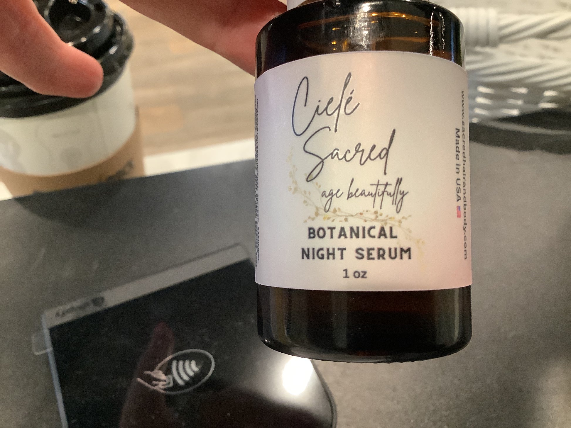 Botanical night serum